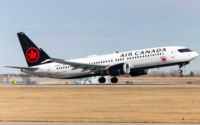 Boeing 737 MAX 8 (C-GEJL)