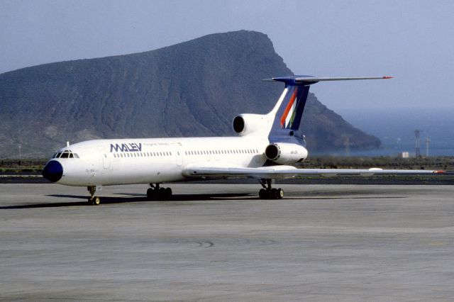 Tupolev Tu-154 (HA-LCR) - December 1993 at Tenerife Sur