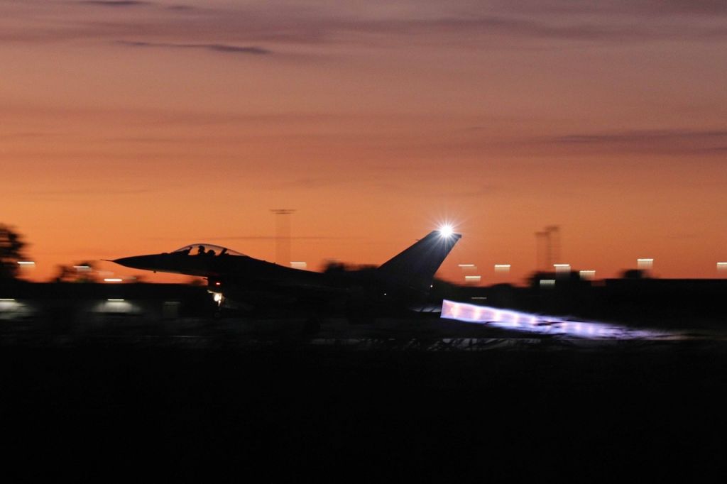 Lockheed F-16 Fighting Falcon (89-2085) - An F-16 Fighting Falcon lighting up what was probably one of the most colorful evening skies over Toledo I’ve seen. (11 Aug 2020)