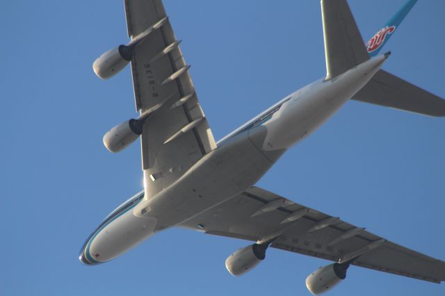 Airbus A380-800 (B-6136) - FINAL APPROACH KLAX 24R
