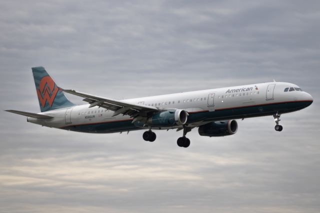 Airbus A321 — - American A321 in the America West livery on approach into ORD runway 10C.