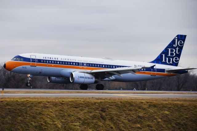 Airbus A320 (N763JB) - " What's Old Is Blue Again " / Retro Livery 