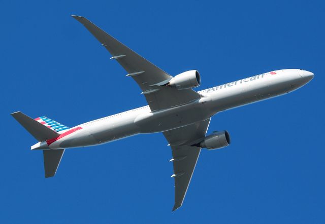 BOEING 777-300ER (N734AR)