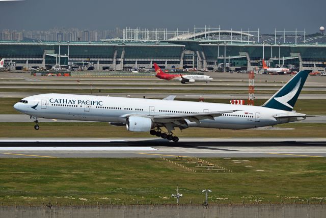 BOEING 777-300 (B-HNJ)