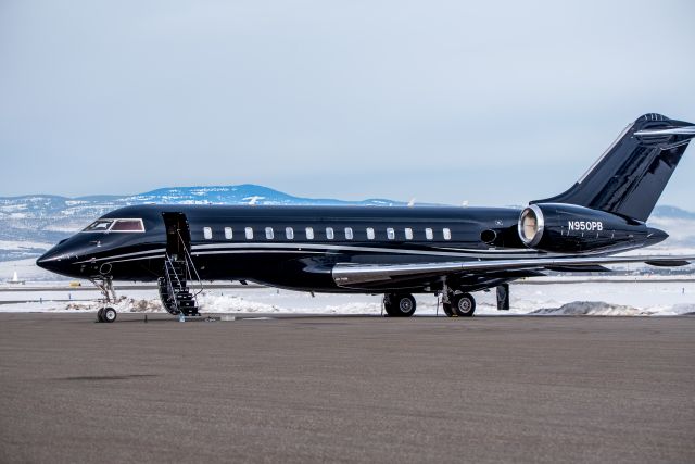 Bombardier Global Express (N950PB) - No longer with PlayBoy :(