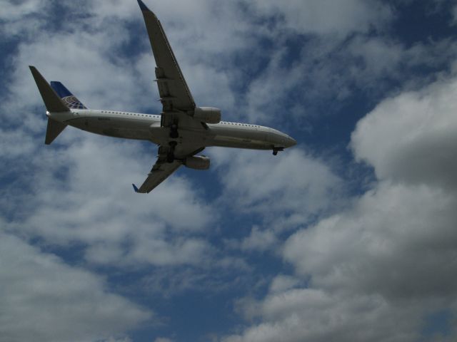 Boeing 737-800 (N37293)