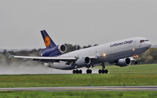 Boeing MD-11 (D-ALCL) - lufthansa cargo md-11f d-alcl dep shannon for kentucky with horses 26/10/15.