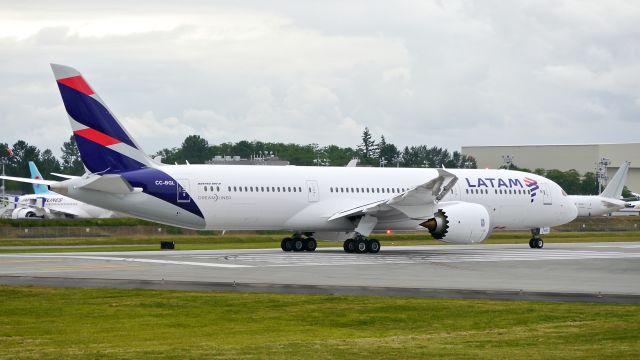 Boeing 787-9 Dreamliner (CC-BGL) - BOE617 taxis onto Rwy 16R for a fast taxi test on completion of its C1 flight on 5.23.16. (ln 436 / cn 38582).