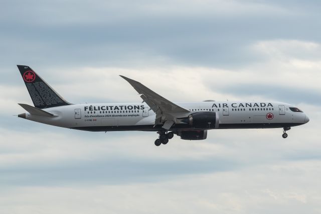 Boeing 787-9 Dreamliner (C-FVNB) - Air Canada B787-9 "Congratulations / Félicitations" employee recognition livery. The French version