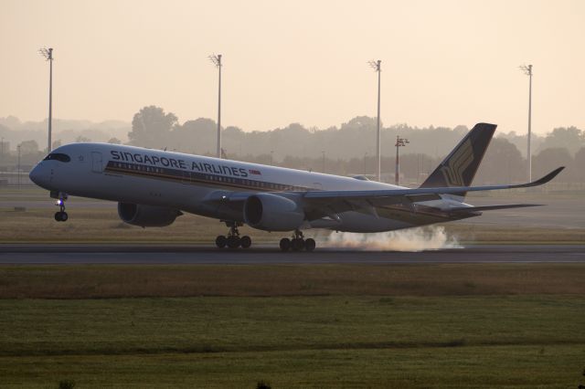 Airbus A350-900 (9V-SMN)