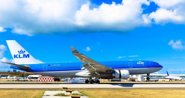 Airbus A330-200 (PH-AOM) - PH-AOM landing at TNCM St Maarten on 19-02-2017.