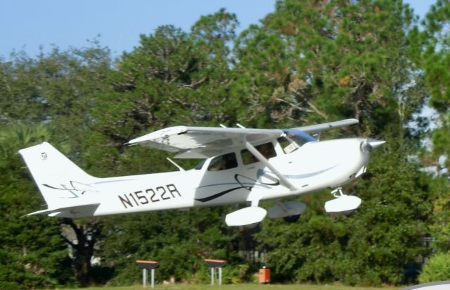 Cessna Skyhawk (N1522R)