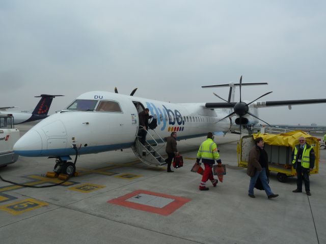 de Havilland Dash 8-400 (G-JEDU) - PRG-BRU