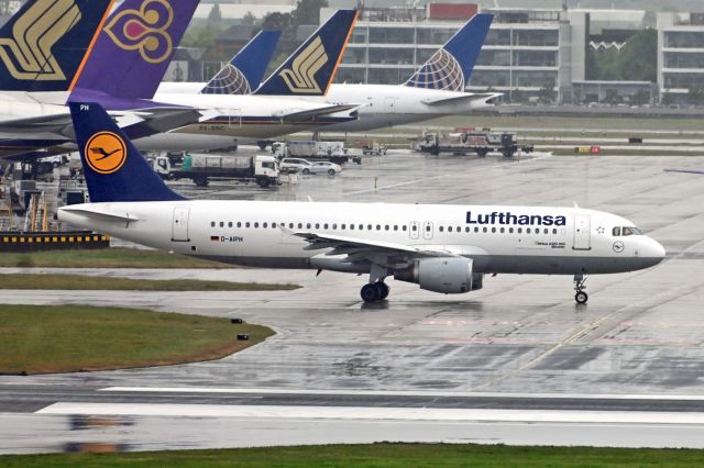 Airbus A320 (D-AIPH)
