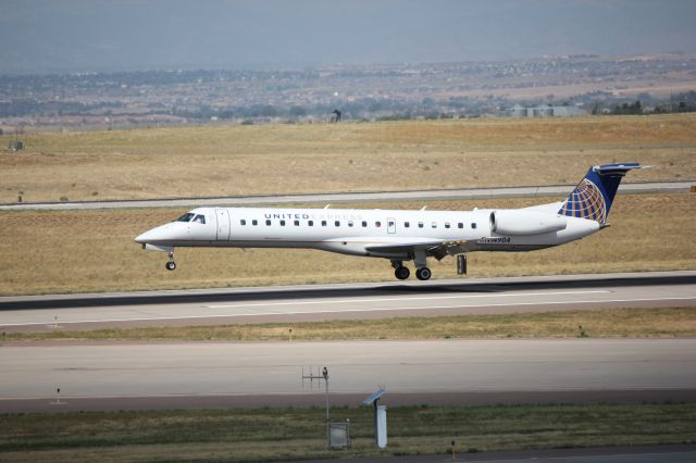 Embraer ERJ-145 (N14904)