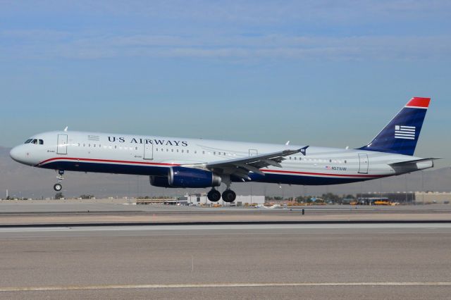 Airbus A321 (N571UW)