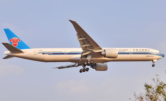 Boeing 777-200 (B-20DM)