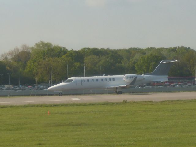 Learjet 45 (G-PFCT)