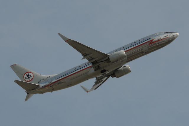 Boeing 737-800 (N951AA) - Been chasing this bird for a decade, and finally caught her.!