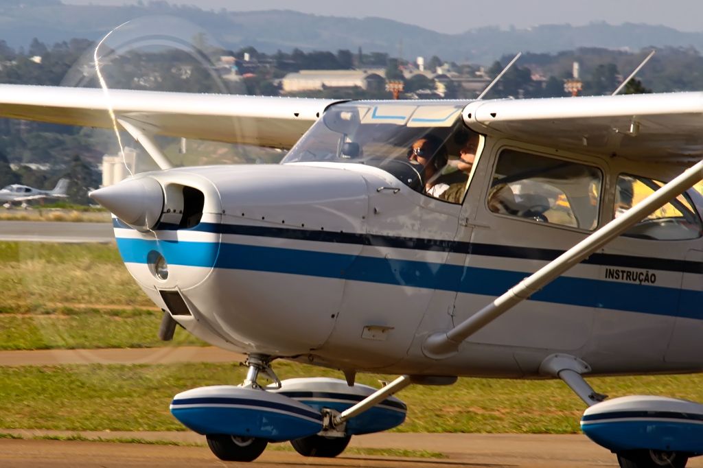 Cessna Skyhawk —