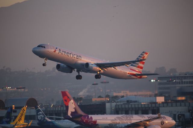 Airbus A321 (N107NN)