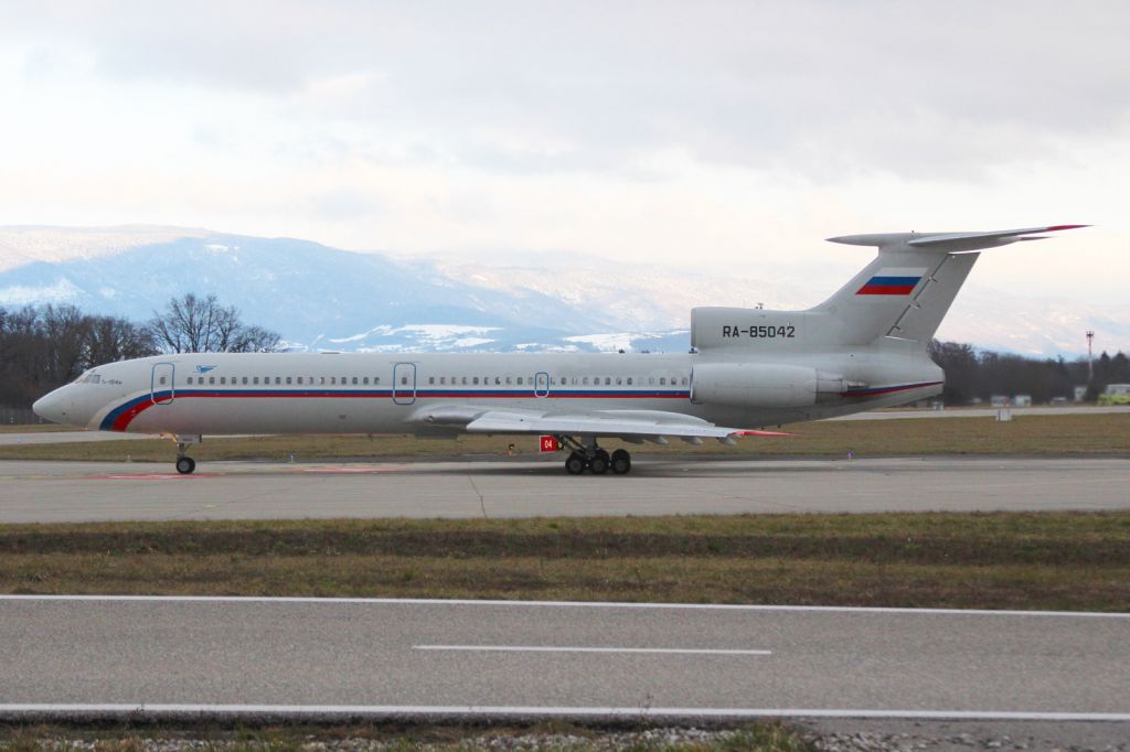 Tupolev Tu-154 (RA-85042)