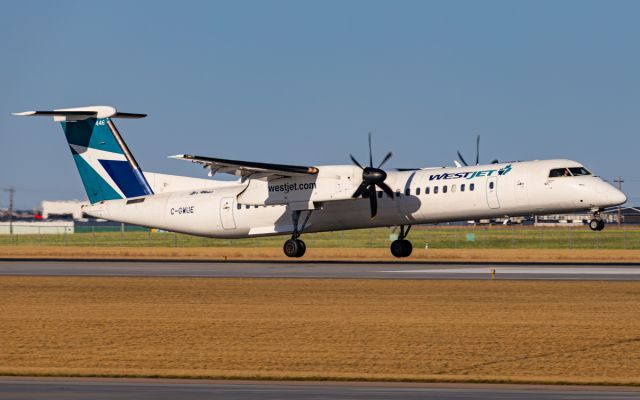 de Havilland Dash 8-400 (C-GWUE)