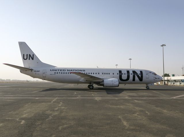 BOEING 737-400 (VQ-BIF) - 1 DEC 2015