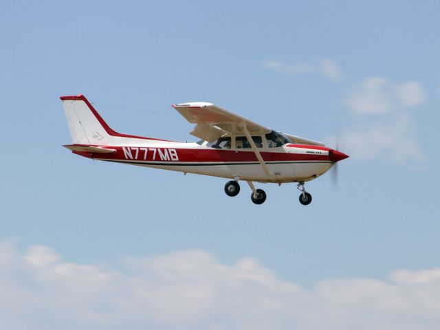 Cessna Skyhawk (N777MB) - July 2012