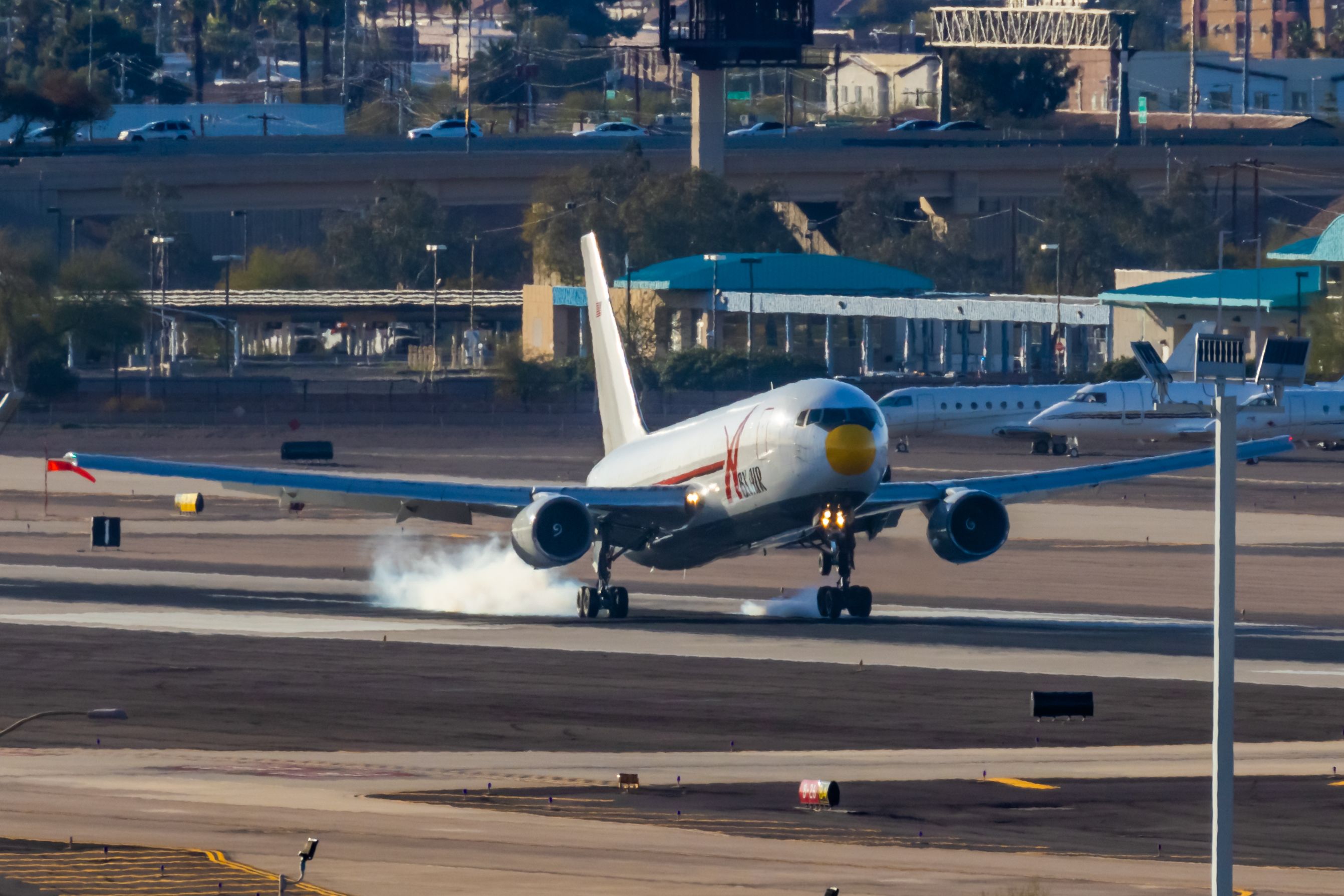 BOEING 767-200 (N470AX) - An ABX Air 767-200 landing at PHX on 2/12/23 during the Super Bowl rush. Taken with a Canon R7 and Canon EF 100-400 II L lens.