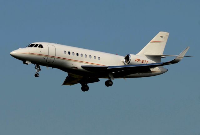 Dassault Falcon 2000 (PR-ETY) - 06/09/2013br /Landing 27