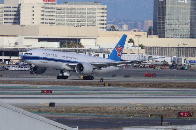 BOEING 777-200LR (B-2080)