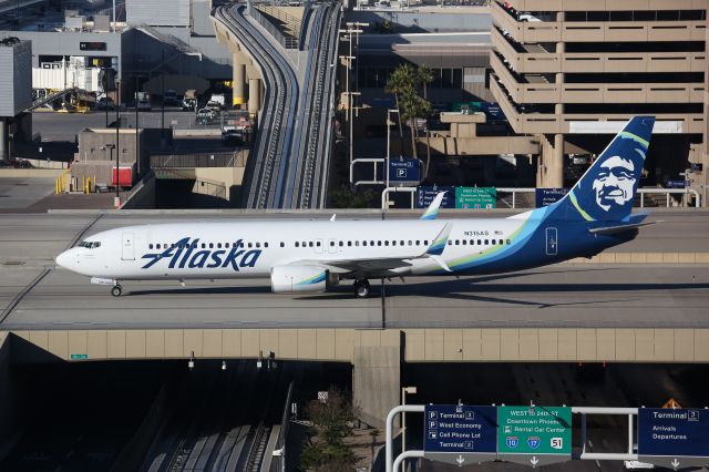 Boeing 737-900 (N315AS)