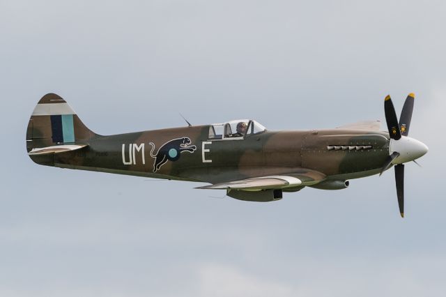 SUPERMARINE Spitfire (F-AZJS)