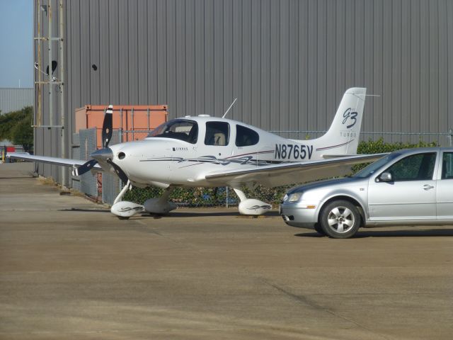 Cirrus SR-22 (N8765V)