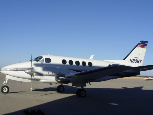 Beechcraft King Air 100 (N93WT)