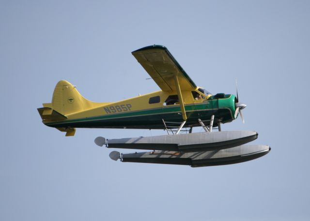 N985P — - Coming in to land on Lake Union, Seattle.