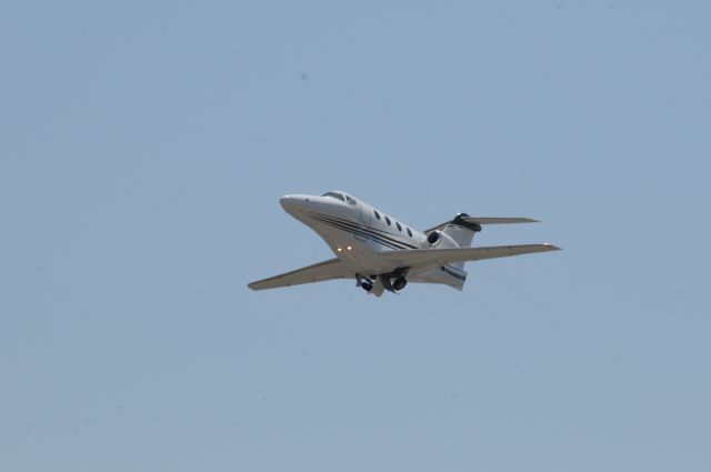 Beechcraft Premier 1 (N36866) - A quirky looking premier departing. It may look odd, but it sure is fast! br /Best viewed in full! 