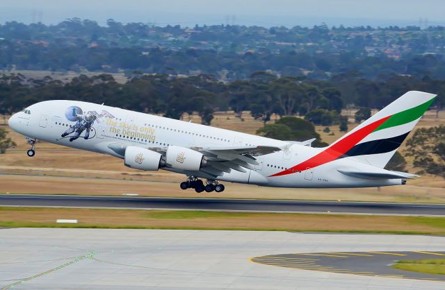 Airbus A380-800 (A6-EEH)