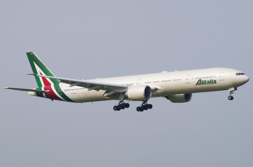 BOEING 777-300ER (EI-WLA)