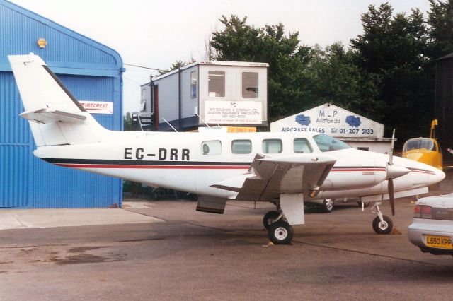 Cessna T303 Crusader (EC-DRR) - Seen here in Jul-95.  Reregistered N624TC 1-Dec-95. Registration cancelled 20-Jul-04.