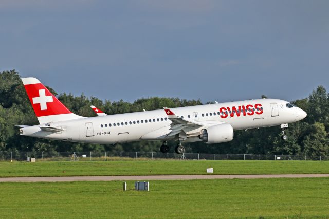 Airbus A220-300 (HB-JCM) - SWR390 arriving from ZRH