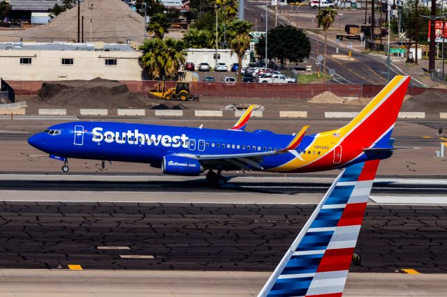 Boeing 737-800 (N8528Q) - Southwest Airlines 737-800 landing at PHX on 10/22/22. Taken with a Canon 850D and Tamron 70-200 G2 lens.