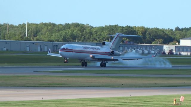 BOEING 727-200 (N729CK) - Super-rare beast! So glad my grandma was free to take me to see it (: