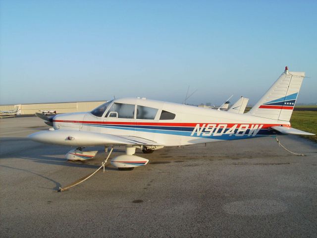 Piper Cherokee (N9048W)