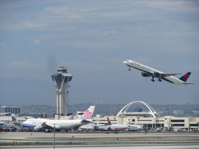 BOEING 757-300 (N590NW) - From Imperial Hill, first time at LAX