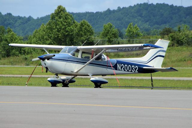 N20032 — - Logan County Airport. Logan, WV