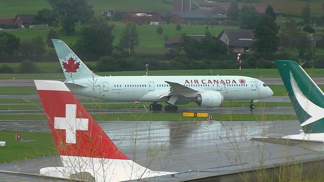 Boeing 787-8 (C-GHPY)