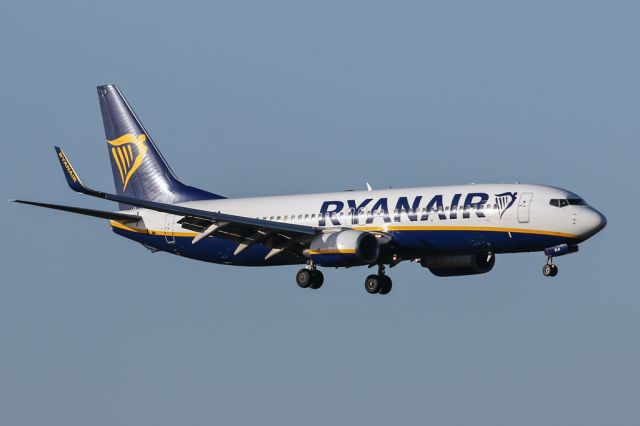Boeing 737-800 (EI-DLN) - RYR1144 from Berlin SXF