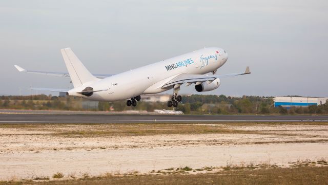 Airbus A330-200 (TC-MCM)